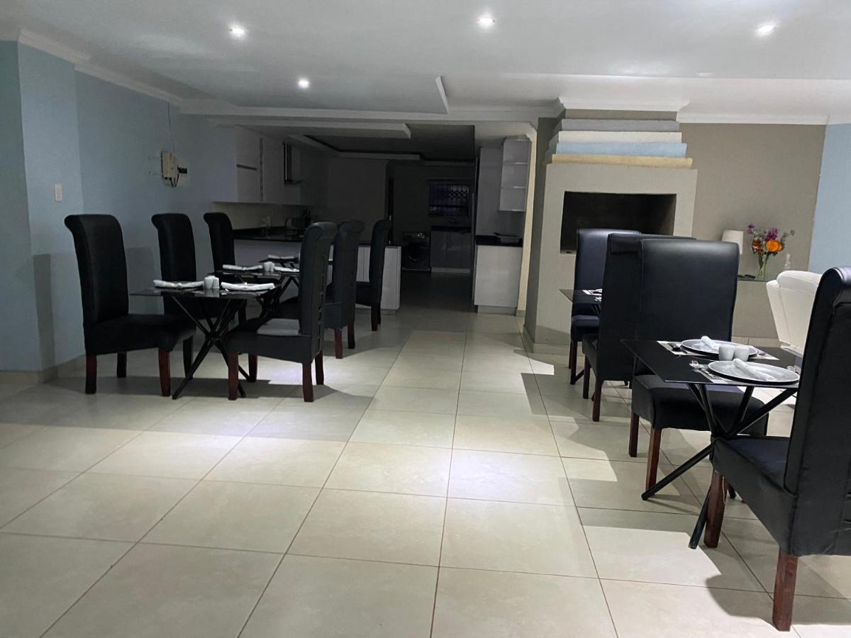 Esther Palace Thohoyandou Buitenkant foto